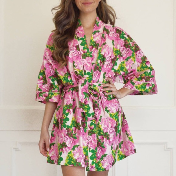 *SOLD* - EUC - 8 Oak Lane Kimono Robe in Rose Garden - small/med - Picture 1 of 7
